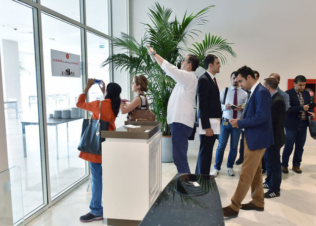 -Koridorlar 185 metre uzunluğunda. Odalar BM standartlarına uygun.