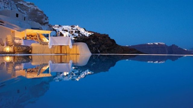 Tatilciler ülkedeki krizin kendilerini nasıl etkileyebileceği hakkında bilgi sahibi olmak istiyor.