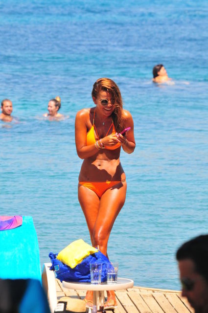 Çeşme'ye dönen Yıldız'ın sevgilisinden ayrıldığı söyleniyor.