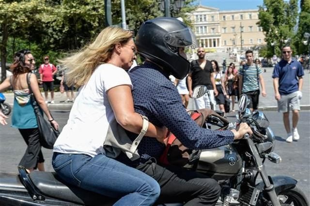 Varufakis istifasını Başbakan Aleksis Çipras'ın istediğini söyledi.