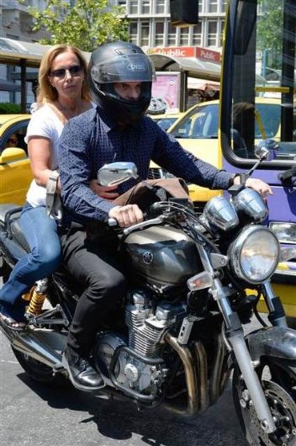 İşte Varufakis'in binayı terk etmesinden görüntüler...