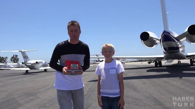 Uçaklar kaza geçirdiklerinde ilk ulaşılan aletler olan kara kutular, "İçinde ne var?" ekibinin merak radarına girdi.