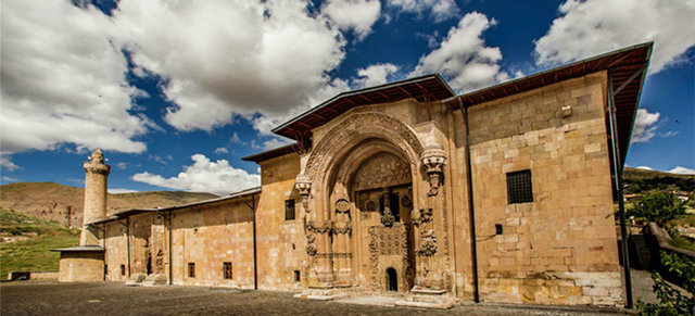 DİVRİĞİ ULU CAMİİ VE DARÜŞŞİFASI (1985)