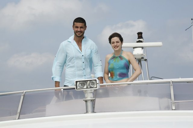 İlişki Durumu Karışık yeni bölümünden kareler