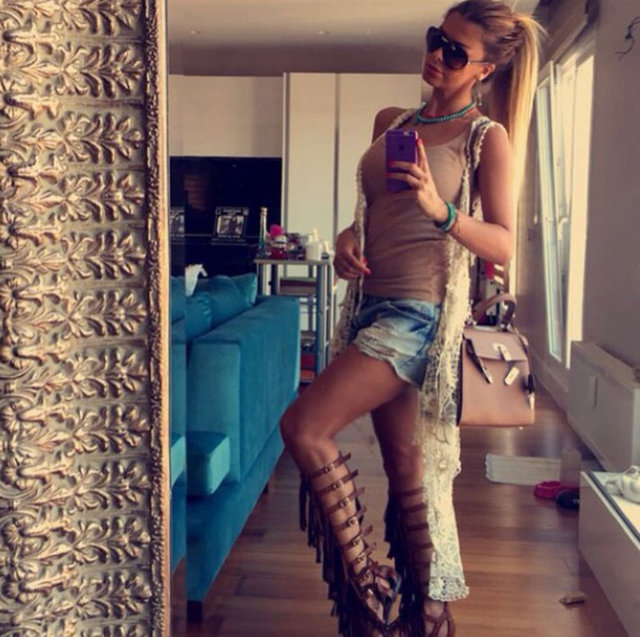 TUĞÇE ÖZBUDAKYeni evimden ilk ayna pozu