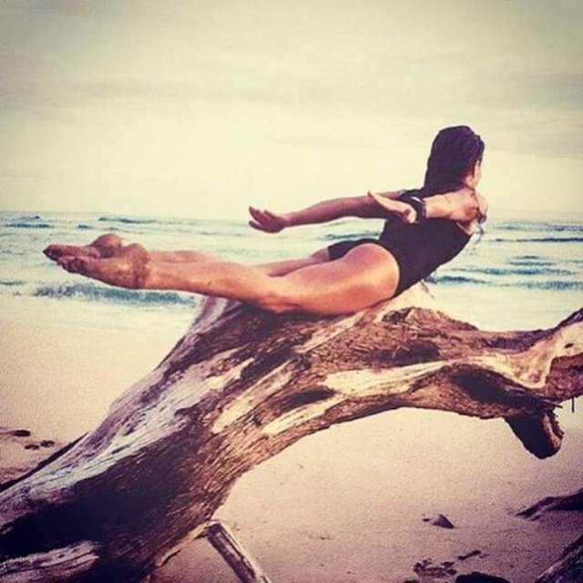 -  - EDA TAŞPINAR - Sadece bir kere yaşarsın ama doğru yaşarsan bir kere yeter  -