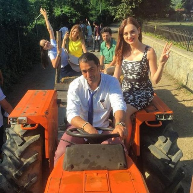 SARP LEVENDOĞLU - Arabam şekil yolumdan çekil