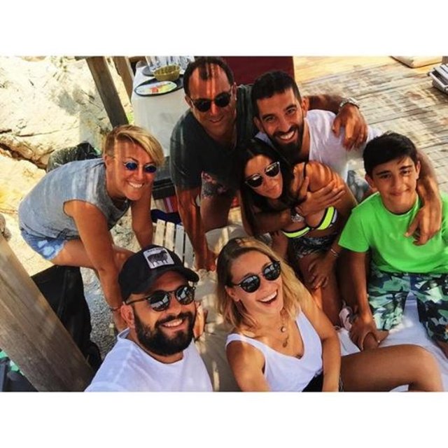 ALIHAN DOĞAN  - Büyük mutlu aile