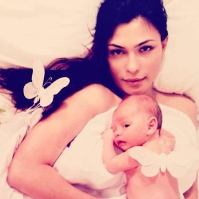 LEYLA BİLGİNEL - Benim sarı papatyam, kelebeğim, meleğim canıma cansın oğlum. Kayra'm sen hayatsın HAYAT