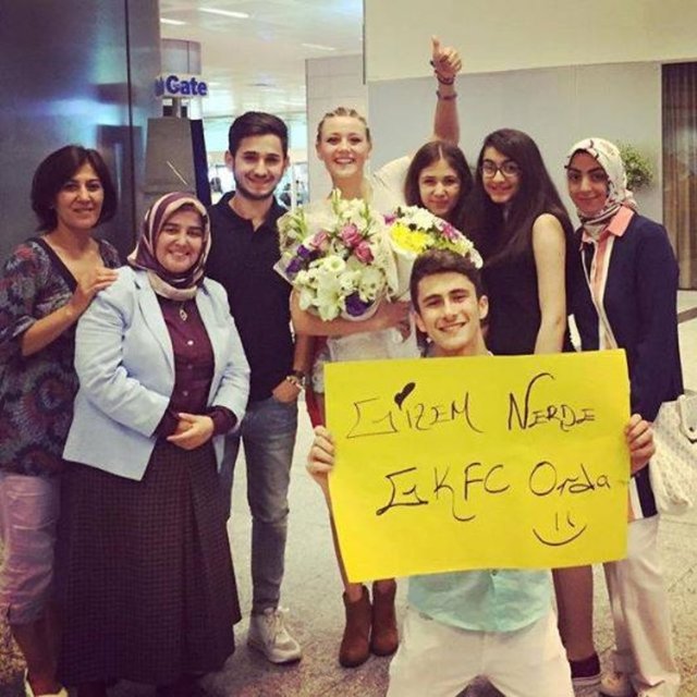 GİZEM KARACA - Bundan daha sıcak bir karşılama olamaz