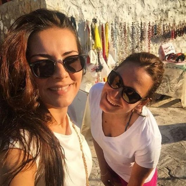 BURCU KARA - Kaderin beni seninle karşılaştırdığı gün için hep şükredicem  -