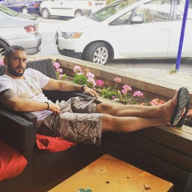 ÜMİT KARAN - Serin bir yer buldum hayatta kalkmam