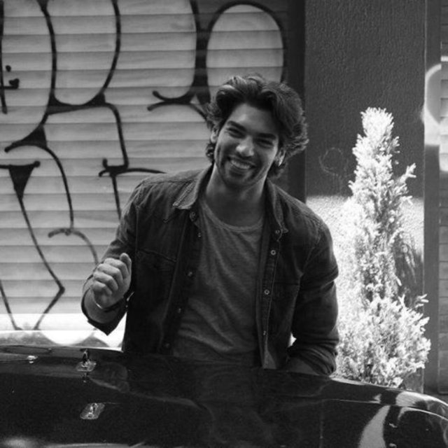 ŞÜKRÜ ÖZYILDIZ - Tanıştırayım Burak. Hersey Asktan setinden sevgiler