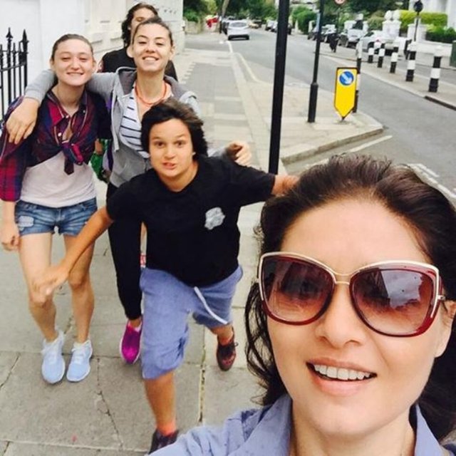 NURGÜL YEŞİLÇAY  - Kuzenler buluşması