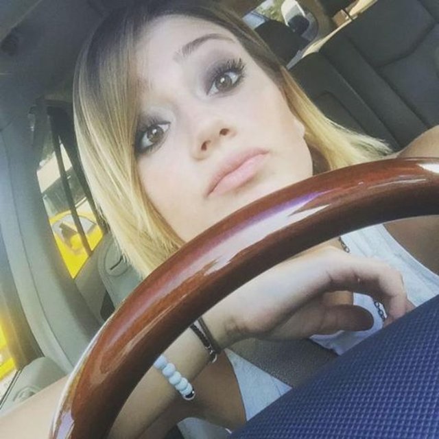 GİZEM KARACA - Gününüz gündem dışında güzel geçsin, sıcaklar delirtmesin, sakin lütfen  -