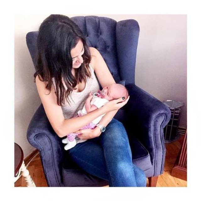 CEREN EL ROMAN - Eva Derin geldi teyzesinin kucağına  -