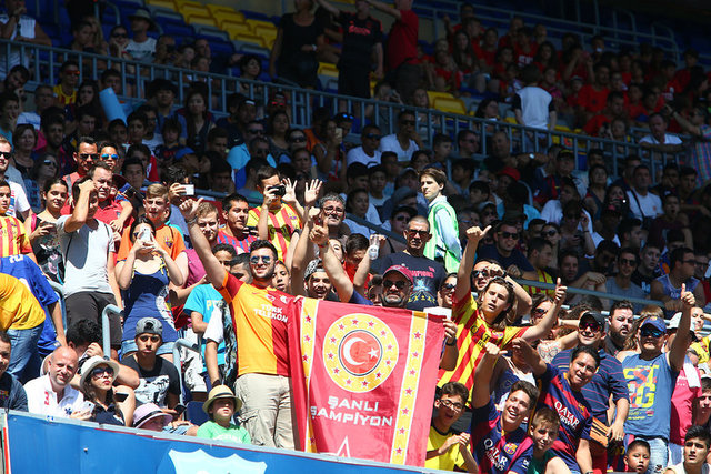 - Milli futbolcu Arda, Katalan temsilcisiyle 5 yıllık sözleşme imzalamıştı.