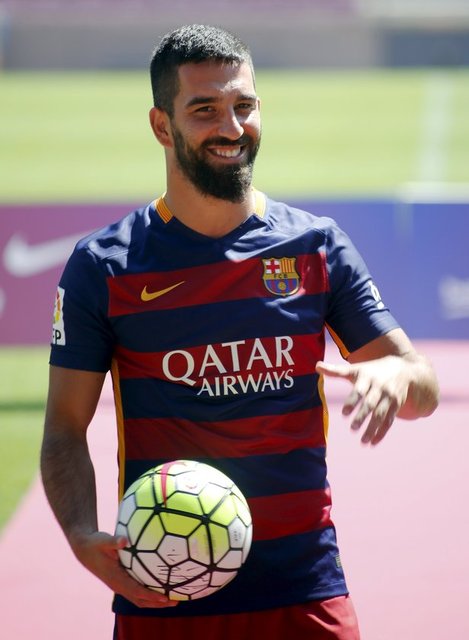 Barcelona, Arda Turan ile 5 yıllık sözleşme imzaladı.