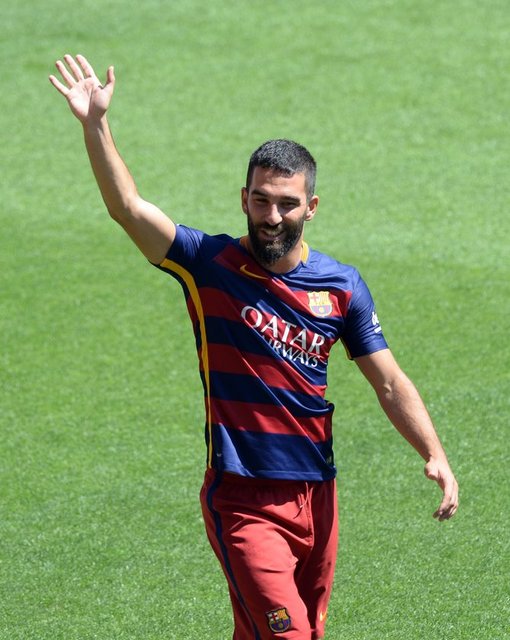 Barcelona, yeni transferi Arda Turan'ı Nou Camp Stadı'nda taraftarına tanıttı.