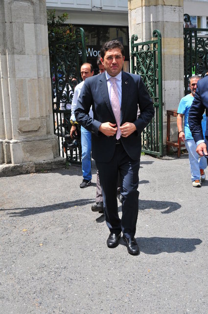 MURAT HAZİNEDAR 