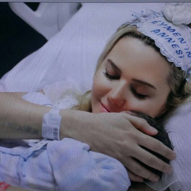 "Bir yıl evli kaldım. Dokuz ayında hamileydim. Bana ne gibi bir iddiada bulunmuş olabilir ki? Oğlum için susuyorum. Oğlum yaşadıklarımı bilsin istemiyorum" diye konuştu.