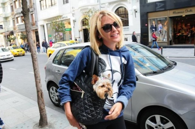 Hatalıyım! Hatam saf olmak, sevgiye bu kadar çabuk kapılmak. Kötülük ne bilmemek. Her şeye her zaman he demek. Başkaldırmayı bilmemek! Hayatta herkese çok şans vermek.