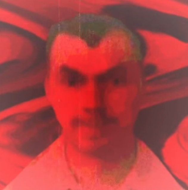 Video YouTube'a koyulduktan sonra 153 izleyici videodaki gözlerin onları izlediğini ve her baktıkları yerde o yüzü gördüklerini söyleyip şikayet etmiş.