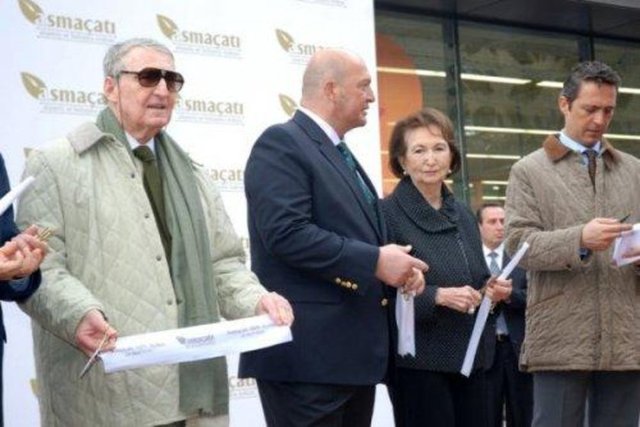 1- Koç Ailesi şirketleri Koç Holding adı altında 2014 yılında toplam 282 milyon 43 bin TL bağış yaparak listenin ilk sırasında yer aldı.