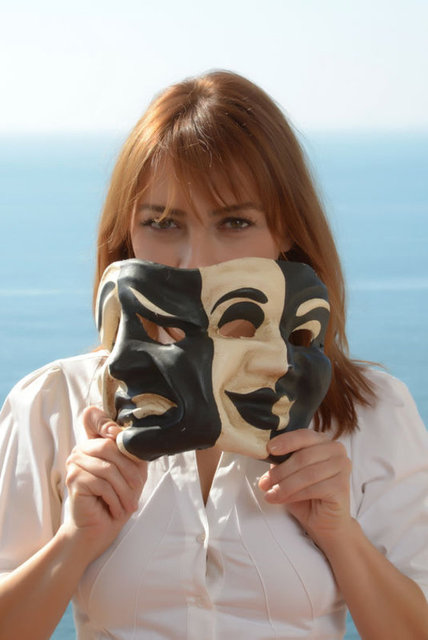 Ecealp, bunun üzerine Fırtına'dan kardeşinin ve ailesinin hikâyesi için gerekli izinleri alarak muvafakatnameyi 50 bin TL telif ücreti karşılığında imzaladı.