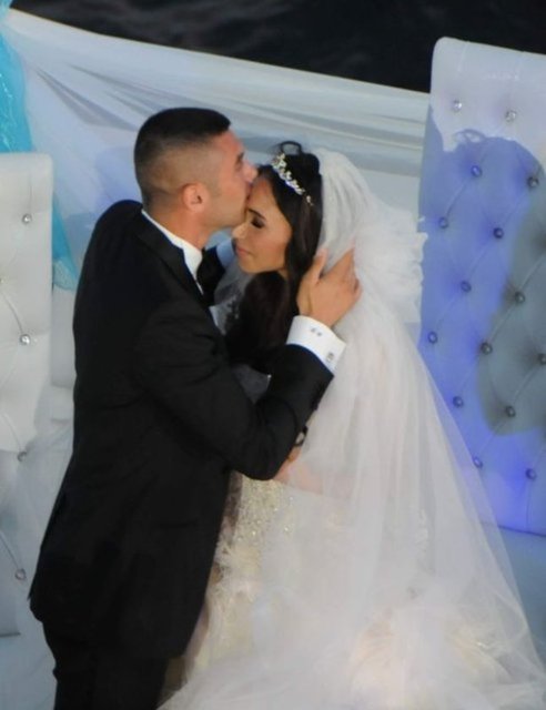 BÖYLE EVLENMİŞLERDİ...