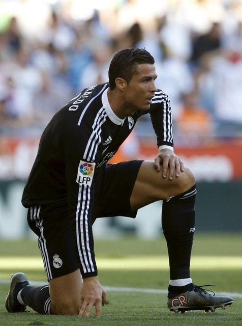 İspanyol Sport gazetesi, Ronaldo'nun Benitez ile başarılı olacağına inanmadığını ve takımdan ayrılmayı düşünmeye başladığını öne sürdü.