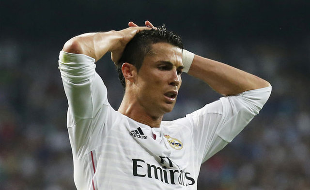Real Madrid'in Portekizli yıldızı Cristiano Ronaldo ile yeni teknik direktör Rafa Benitez arasındaki soğuk savaş büyüyor.