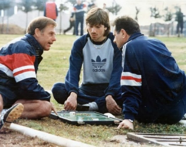 Metin Tekin - Gordon Milne