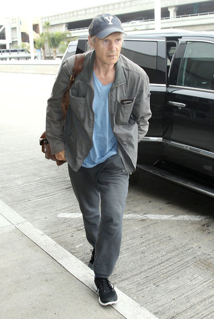 Aşırı zayıflamış haliyle objektiflere takılan Liam Neeson hakkında "hasta olduğu" söylentileri çıktı.