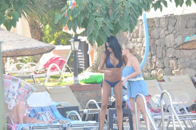 AYŞE SAN