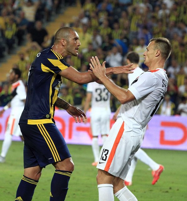 - Fernandao bir pozisyon nedeniyle rakibi Vyaceslav Shevcuk ile tartıştı