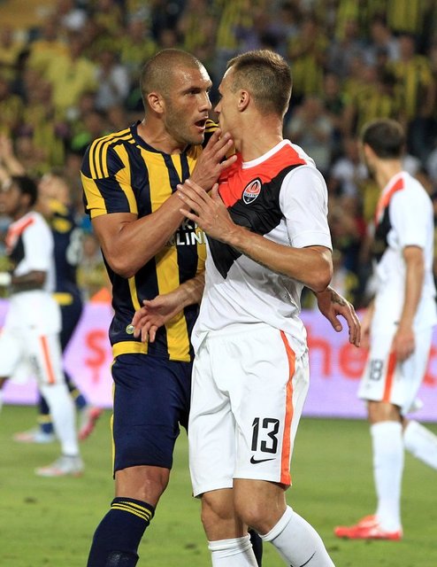 - Fernandao bir pozisyon nedeniyle rakibi Vyaceslav Shevcuk ile tartıştı