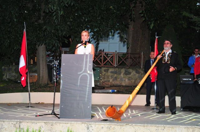 MONICA KIRGÖZ 