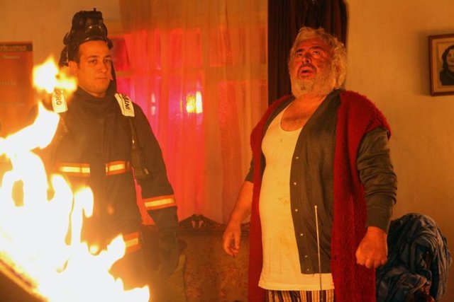 Uğur Yücel ile Sarp Apak'ın yer aldığı bir yangın sahnesinde ise özel efekt uzmanlarının hazırladığı ekipman kullanılırken itfaiye ekibi de çekimler sırasında sette hazır bekletildi.