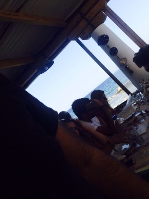 Mekânda görüntülenen âşıklar, "Buraya kafa dinlemeye geldik" dedi.