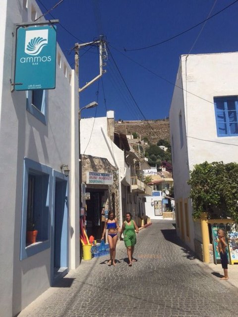 İkili önceki gün Mylos Restaurant'ta yemek yedi.