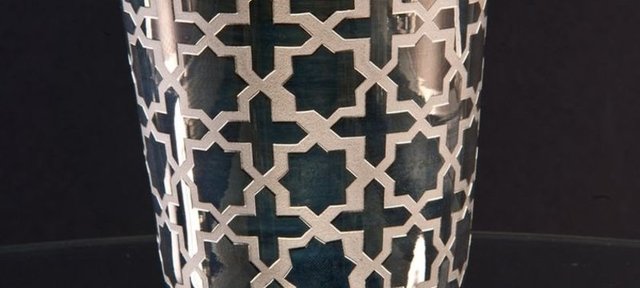 Ayrıca dini kaynaklarda İslamiyetin 8 esasa dayalı olduğu, bunlara sekiz cennet kapısı dendiği, sekiz köşeli yıldızın da sekiz cenneti simgelediği belirtiliyor.