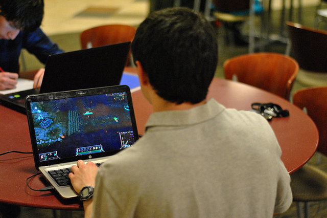 5- Sakin ol  - İşler her zaman iyi gitmeyebilir. Henry Ford'un dediği gibi "Hata değil, çözüm bulun". Kendi aranızda tartışmak, birbirinizi suçlamak asla çözüm değildir. Bazen susmanız ve kendinizi de eleştirmeniz gerekir.