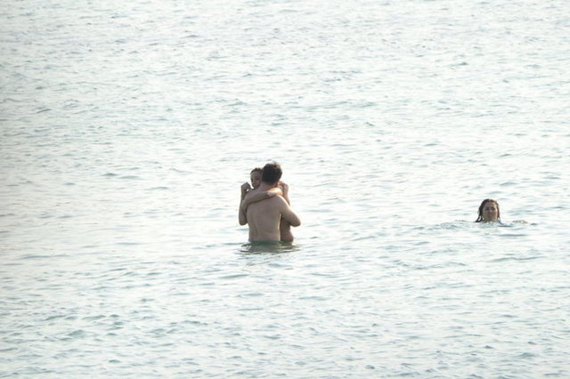 HABERTÜRK GAZETE  - Azra Akın ile sevgilisi Atakan Koru, Çeşme'de aşka geldi.