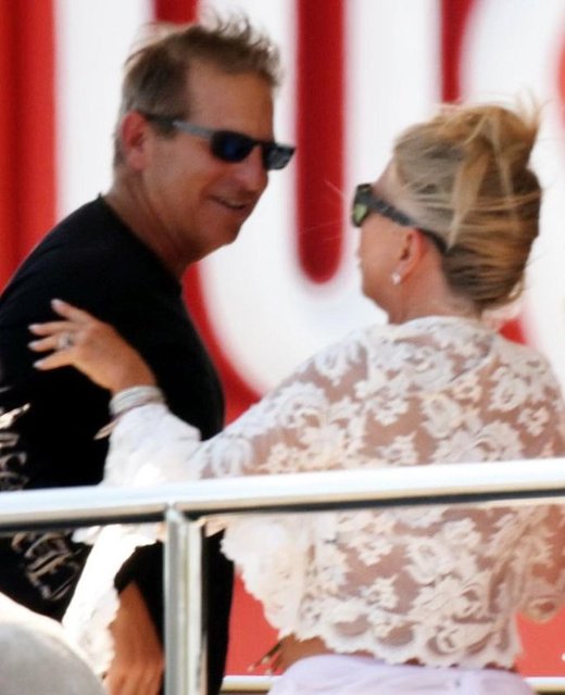 KEVIN COSTNER, TINA GREEN