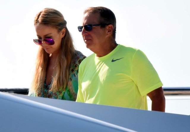 KEVIN COSTNER, CHRISTINE BAUMGARTNER