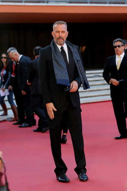 KEVIN COSTNER