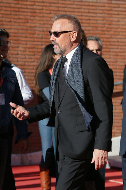 KEVIN COSTNER