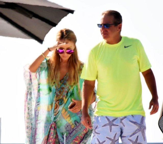 KEVIN COSTNER, CHRISTINE BAUMGARTNER