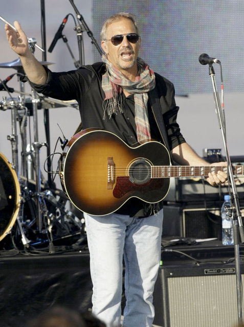 KEVIN COSTNER